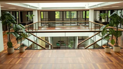 Ingen binding, kontor til 12.000 kr. Ingen binding, kontor til 12.000 kr.