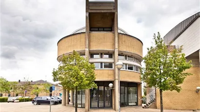 Ingen binding, kontor til 5.700 kr. Ingen binding, kontor til 5.700 kr.